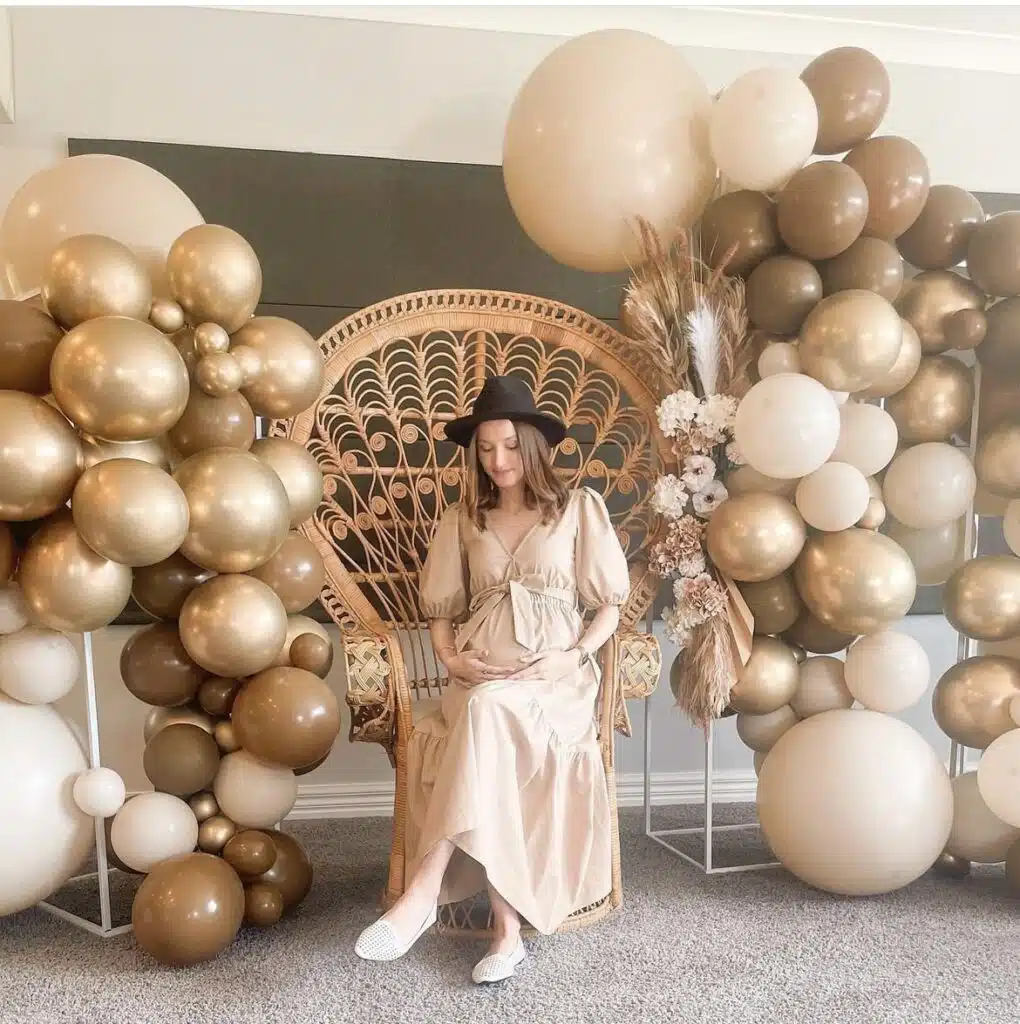 Let Gold Be the Star of the Show