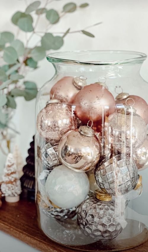
Ornaments-on-Display-A-Winter-Wonderland-Dream.jpeg