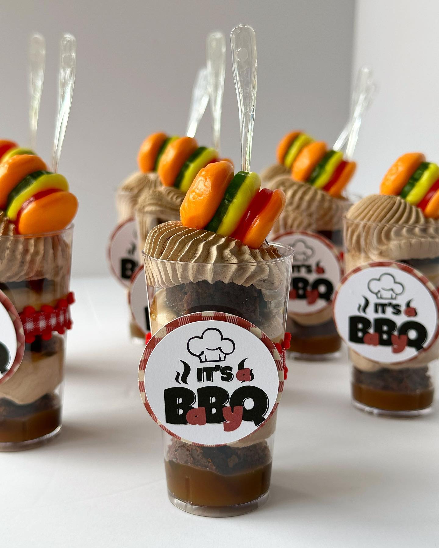 Mini Burger Dessert Cups: A Sweet & Savory Twist