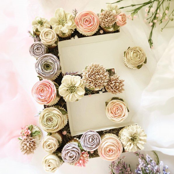 Name or Monogram Cupcake Display