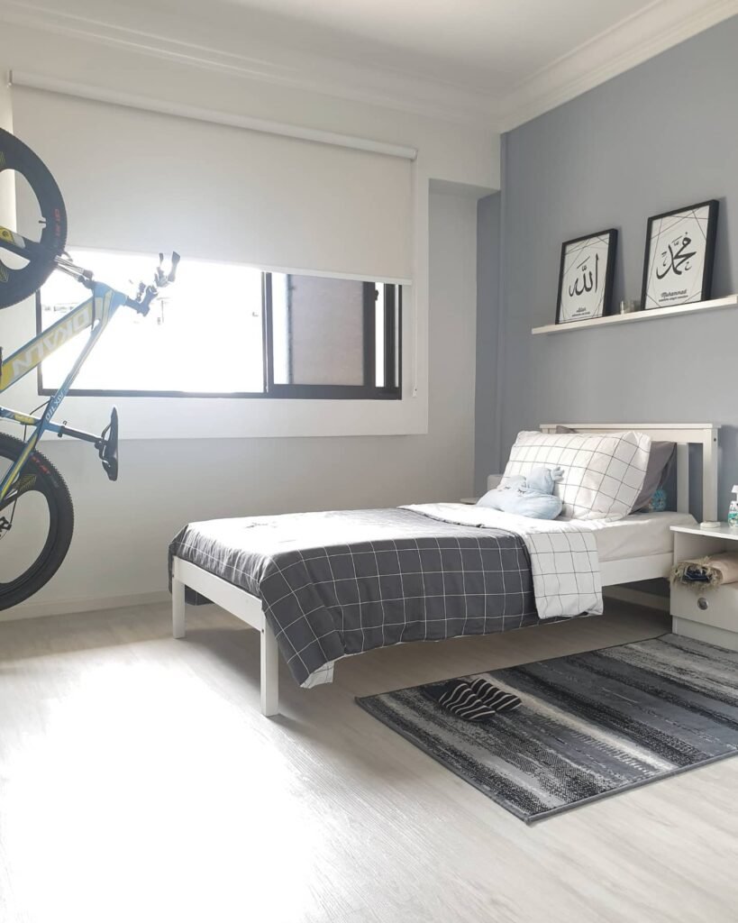 Minimalist Marvel Teen Room