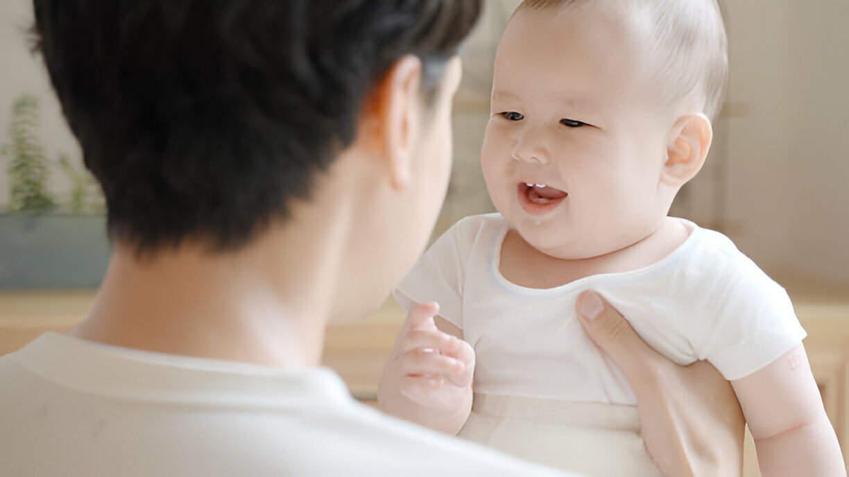 When Do Babies Say Their First Words? Complete Guide for Parents